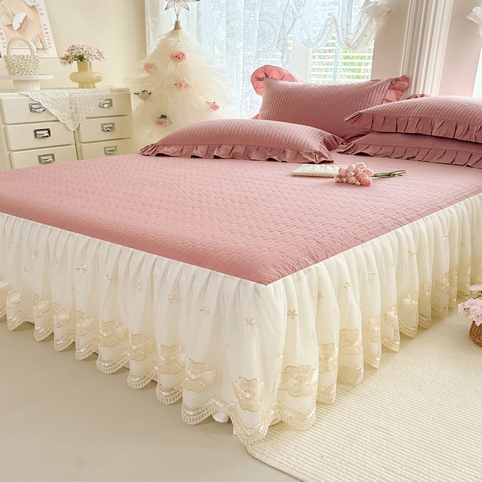 91家纺网 家纺一手货源 找家纺 花香四季家纺 2026新款全棉夹棉绗缝床裙三件套纯棉纯色蕾丝公主风床裙单件-蕾丝小姐 蕾丝小姐-豆沙