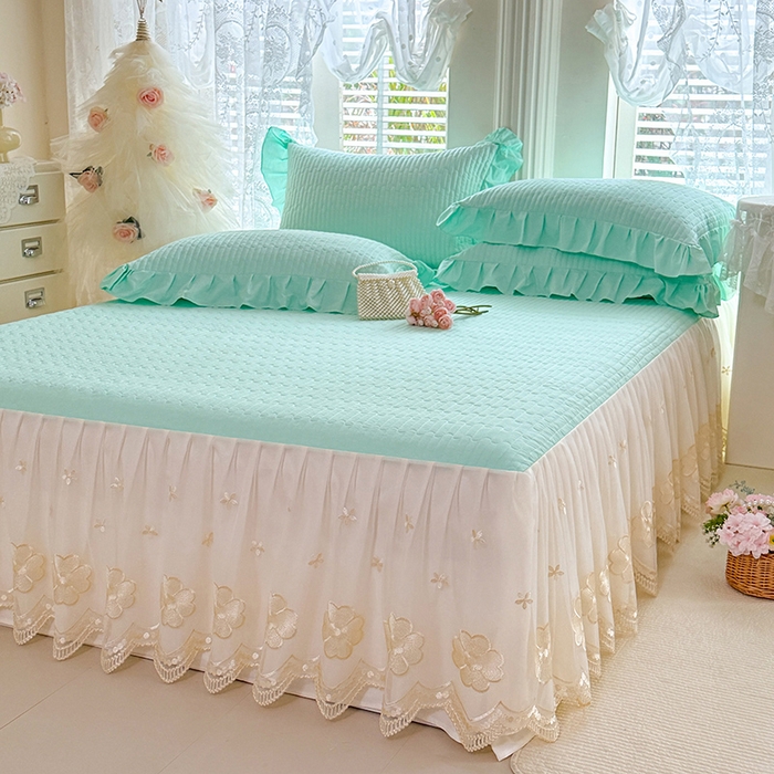 91家纺网 家纺一手货源 找家纺 花香四季家纺 2026新款全棉夹棉绗缝床裙三件套纯棉纯色蕾丝公主风床裙单件-蕾丝小姐 蕾丝小姐-清新绿