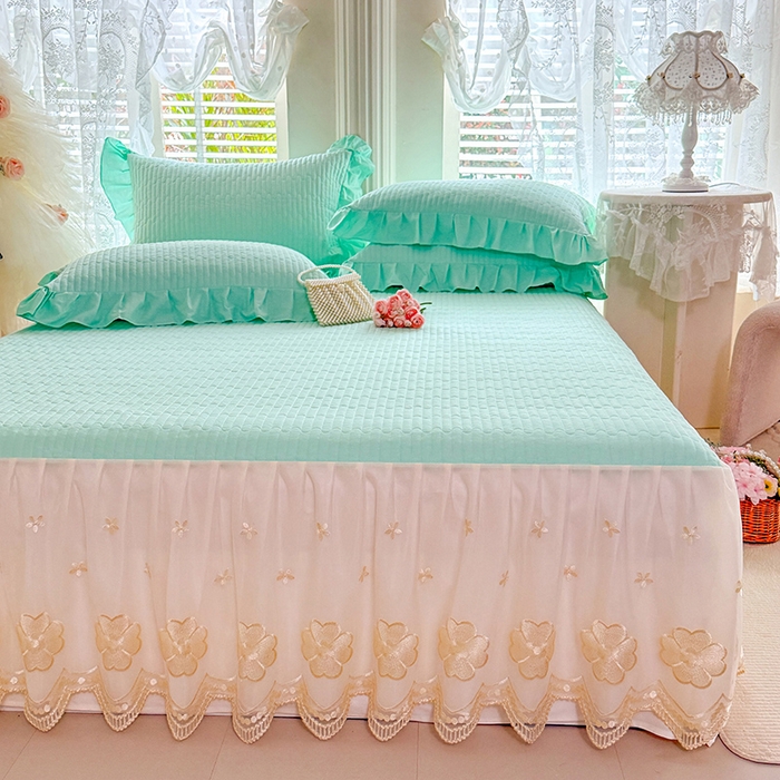 91家纺网 家纺一手货源 找家纺 花香四季家纺 2026新款全棉夹棉绗缝床裙三件套纯棉纯色蕾丝公主风床裙单件-蕾丝小姐 蕾丝小姐-清新绿