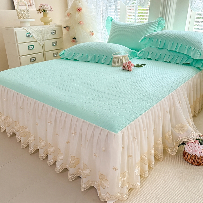 91家纺网 家纺一手货源 找家纺 花香四季家纺 2026新款全棉夹棉绗缝床裙三件套纯棉纯色蕾丝公主风床裙单件-蕾丝小姐 蕾丝小姐-清新绿