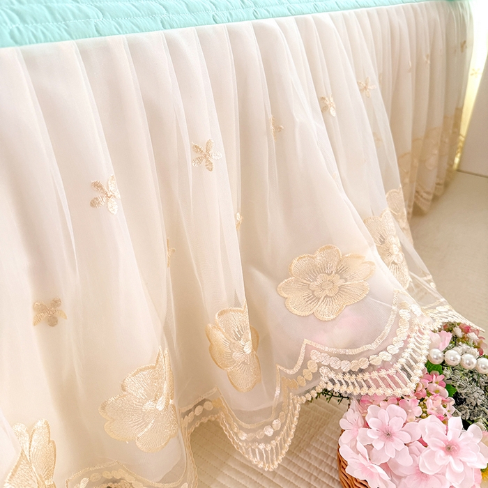 91家纺网 家纺一手货源 找家纺 花香四季家纺 2026新款全棉夹棉绗缝床裙三件套纯棉纯色蕾丝公主风床裙单件-蕾丝小姐 蕾丝小姐-清新绿