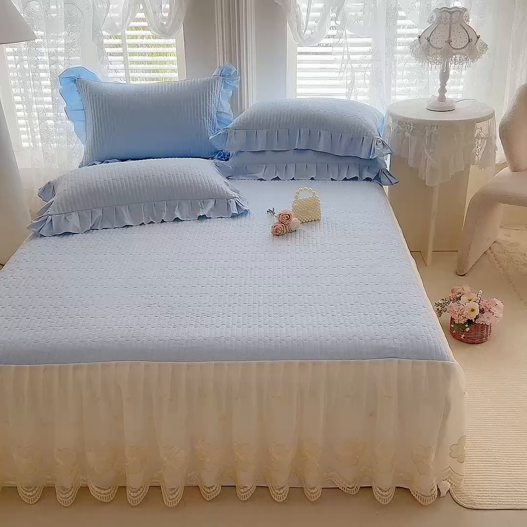 91家纺网 家纺一手货源 找家纺 花香四季家纺 2026新款全棉夹棉绗缝床裙三件套纯棉纯色蕾丝公主风床裙单件-蕾丝小姐 蕾丝小姐-海盐蓝