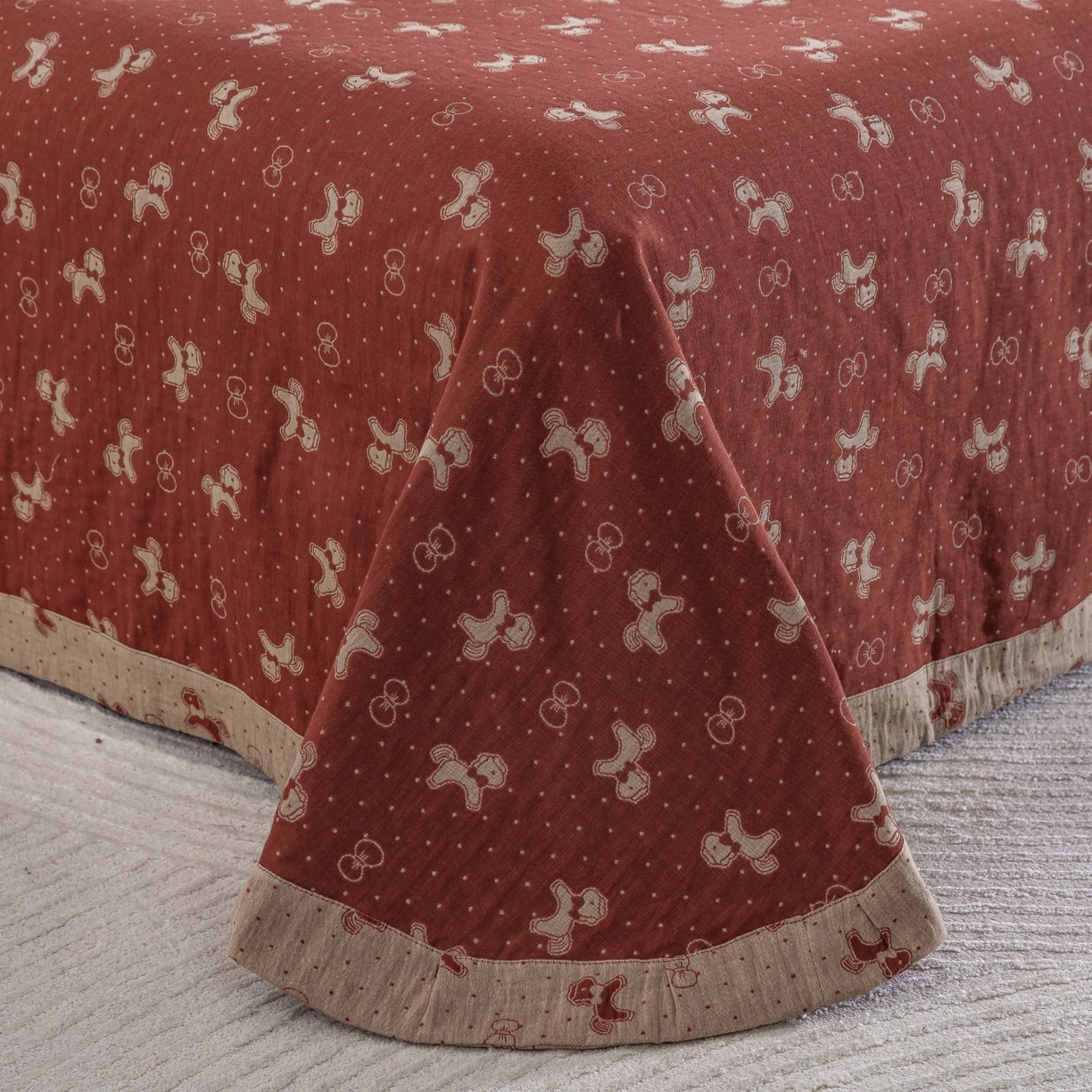 91家纺网 家纺一手货源 找家纺 （总）仰望棉麻双层纱供应链 2026新款爱情马全棉色织提花双层纱纽扣款四件套