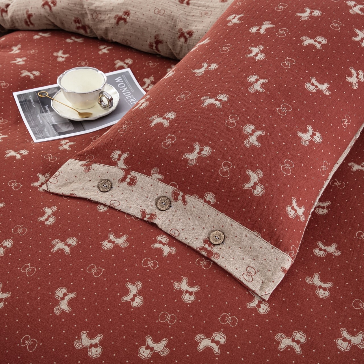 91家纺网 家纺一手货源 找家纺 （总）仰望棉麻双层纱供应链 2026新款爱情马全棉色织提花双层纱纽扣款四件套