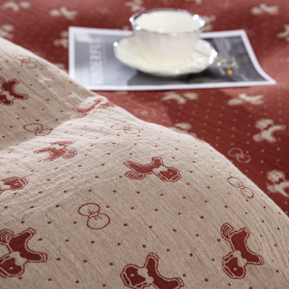 91家纺网 家纺一手货源 找家纺 （总）仰望棉麻双层纱供应链 2026新款爱情马全棉色织提花双层纱纽扣款四件套