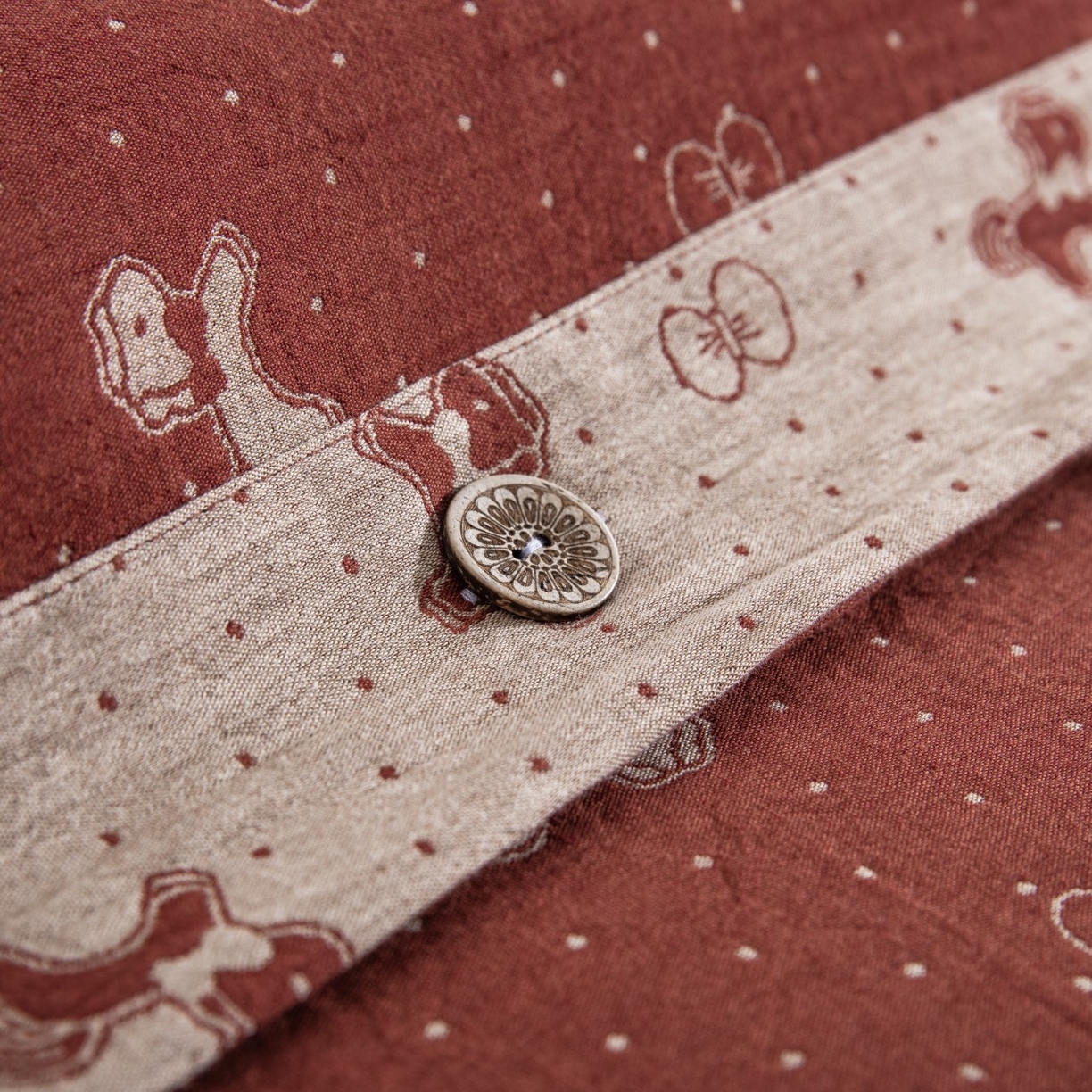 91家纺网 家纺一手货源 找家纺 （总）仰望棉麻双层纱供应链 2026新款爱情马全棉色织提花双层纱纽扣款四件套