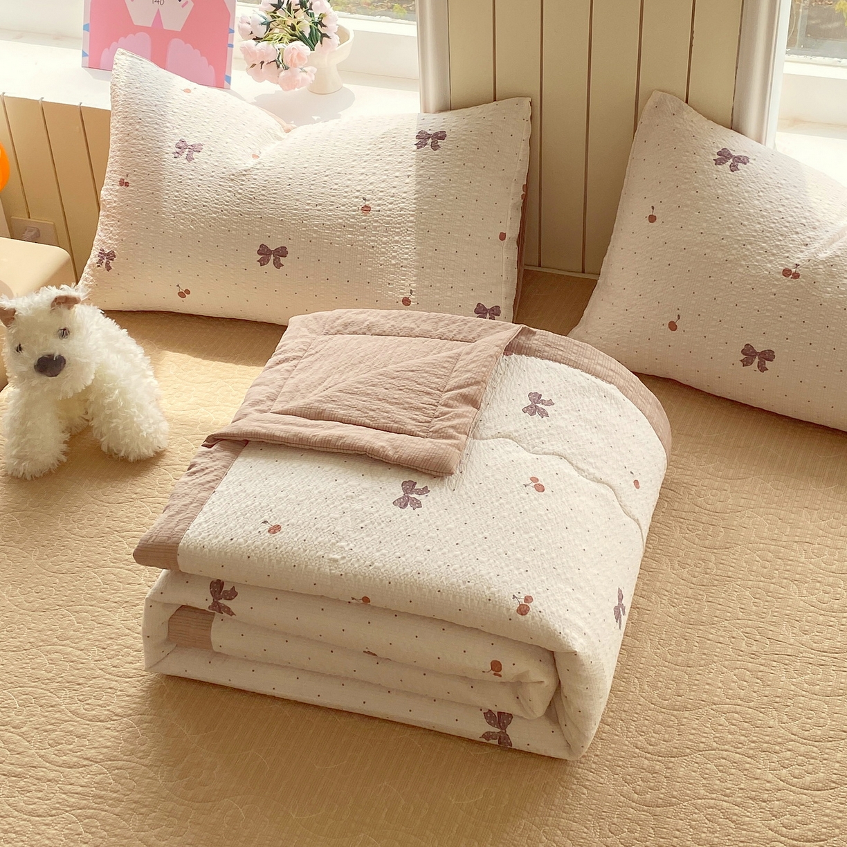 91家纺网 家纺一手货源 找家纺 （总）莱米家纺 2026新款云感泡泡双层纱手包边夏被夏凉被空调被床盖四件套