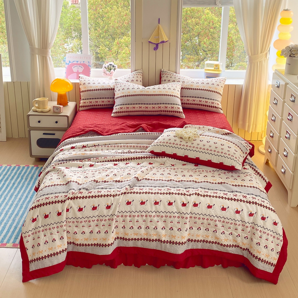 91家纺网 家纺一手货源 找家纺 莱米家纺 2026新款云感泡泡双层纱手包边夏被夏凉被空调被床盖四件套 费尔岛-红