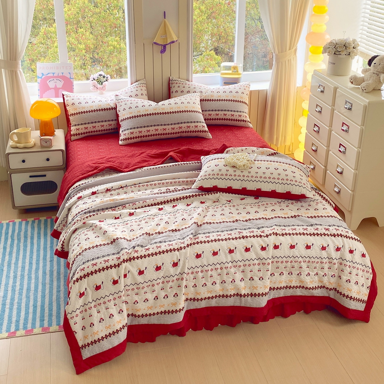 91家纺网 家纺一手货源 找家纺 莱米家纺 2026新款云感泡泡双层纱手包边夏被夏凉被空调被床盖四件套 费尔岛-红