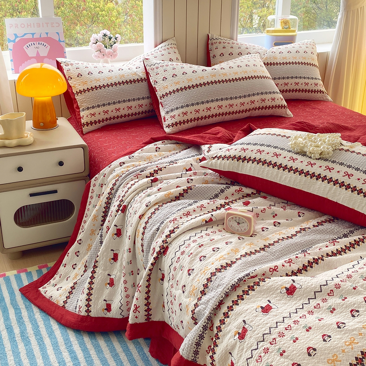 91家纺网 家纺一手货源 找家纺 莱米家纺 2026新款云感泡泡双层纱手包边夏被夏凉被空调被床盖四件套 费尔岛-红