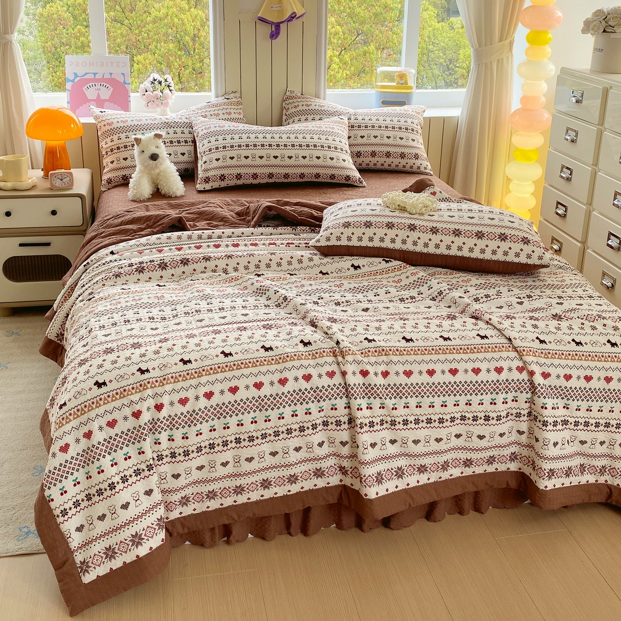 91家纺网 家纺一手货源 找家纺 莱米家纺 2026新款云感泡泡双层纱手包边夏被夏凉被空调被床盖四件套 费尔岛-咖