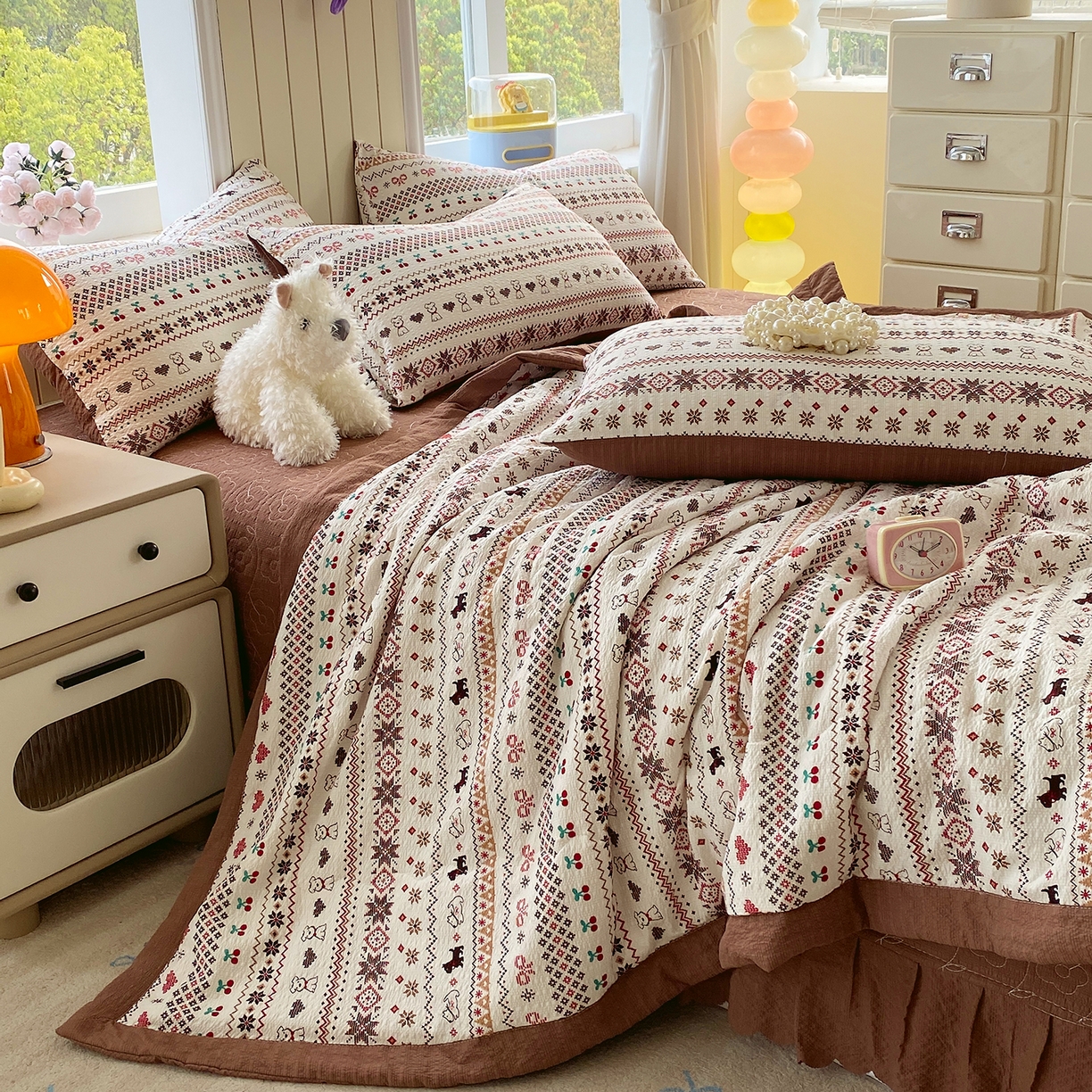 91家纺网 家纺一手货源 找家纺 莱米家纺 2026新款云感泡泡双层纱手包边夏被夏凉被空调被床盖四件套 费尔岛-咖