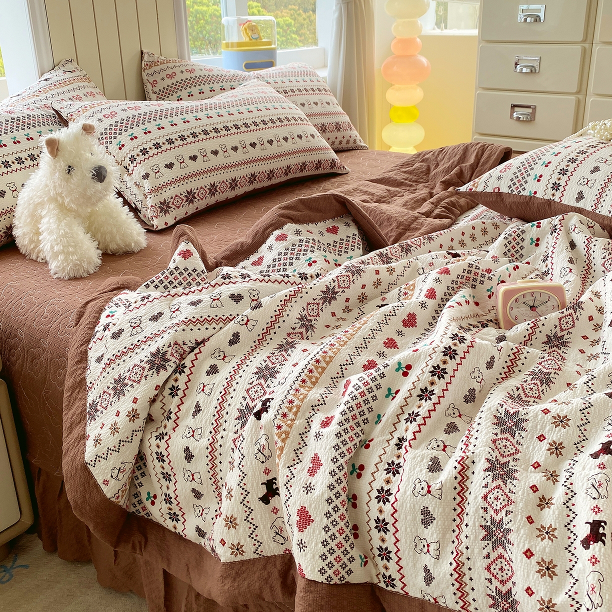 91家纺网 家纺一手货源 找家纺 莱米家纺 2026新款云感泡泡双层纱手包边夏被夏凉被空调被床盖四件套 费尔岛-咖