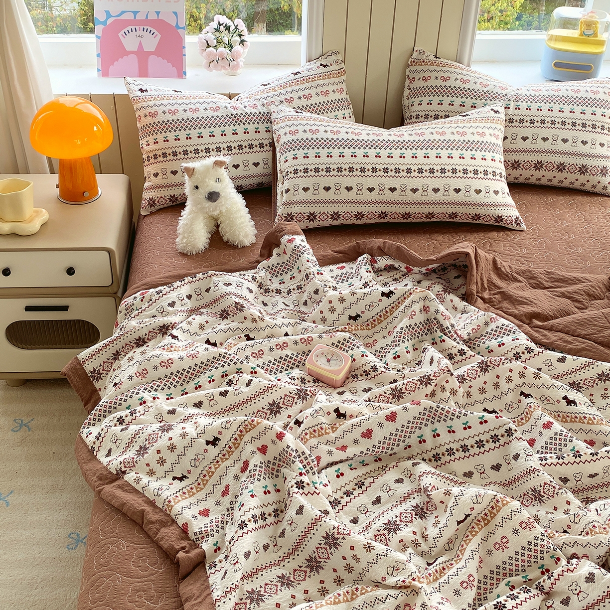 91家纺网 家纺一手货源 找家纺 莱米家纺 2026新款云感泡泡双层纱手包边夏被夏凉被空调被床盖四件套 费尔岛-咖