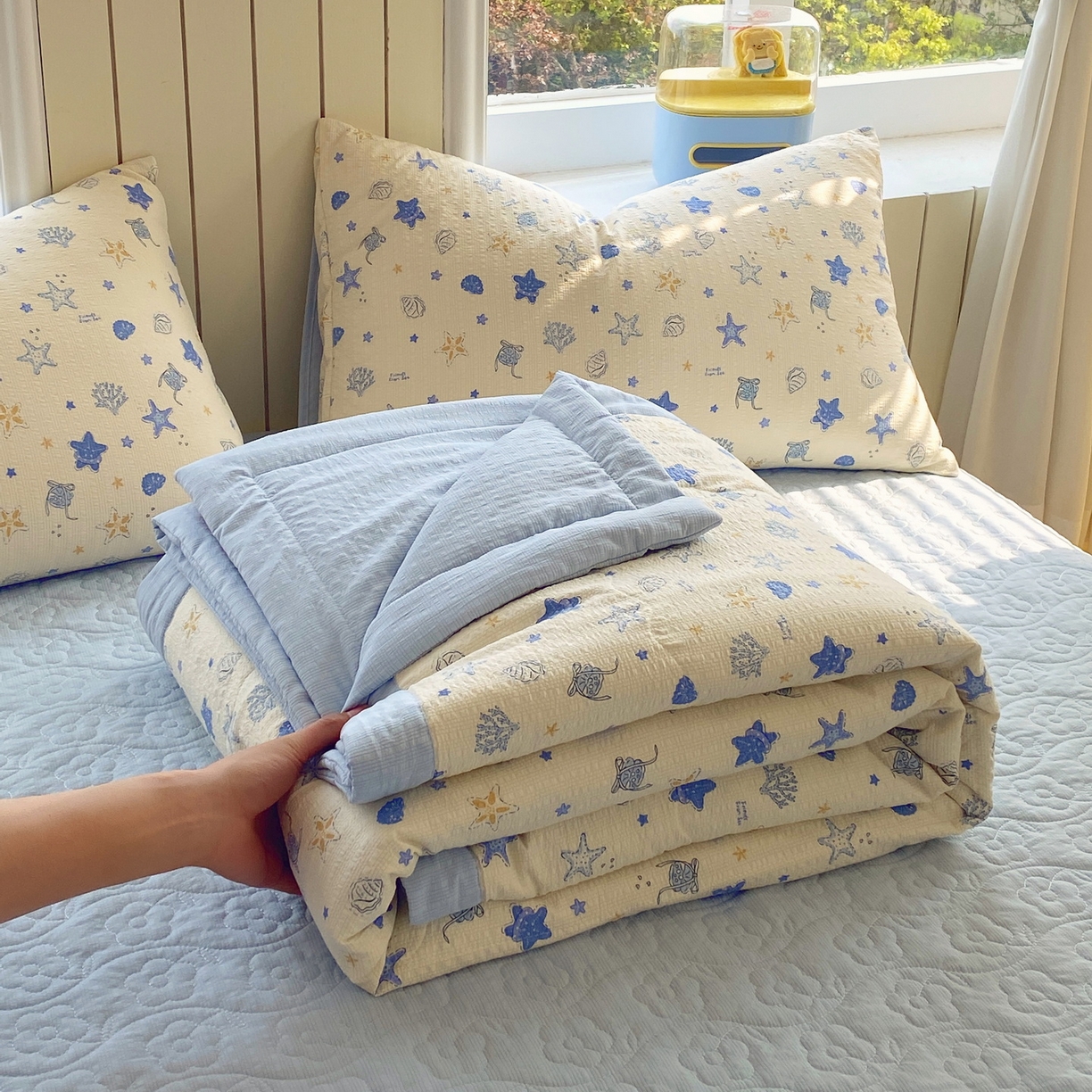 91家纺网 家纺一手货源 找家纺 莱米家纺 2026新款云感泡泡双层纱手包边夏被夏凉被空调被床盖四件套 海底星星