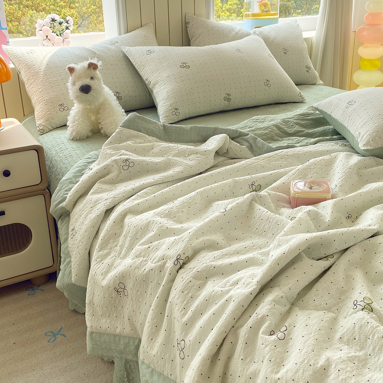 91家纺网 家纺一手货源 找家纺 莱米家纺 2026新款云感泡泡双层纱手包边夏被夏凉被空调被床盖四件套 绿樱桃