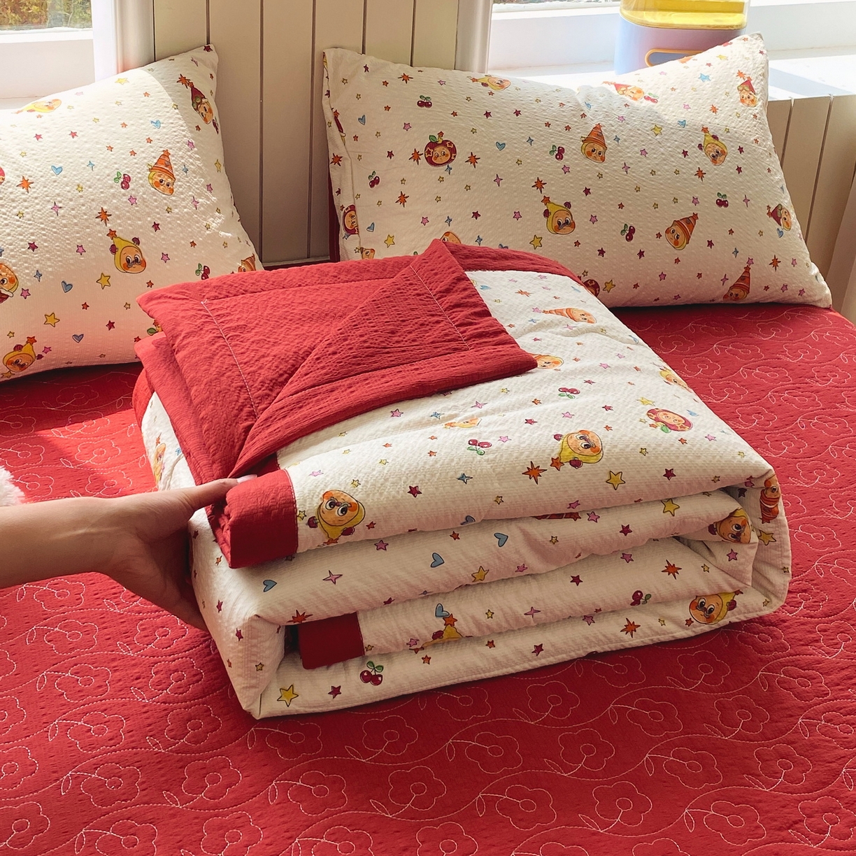 91家纺网 家纺一手货源 找家纺 莱米家纺 2026新款云感泡泡双层纱手包边夏被夏凉被空调被床盖四件套 星星人