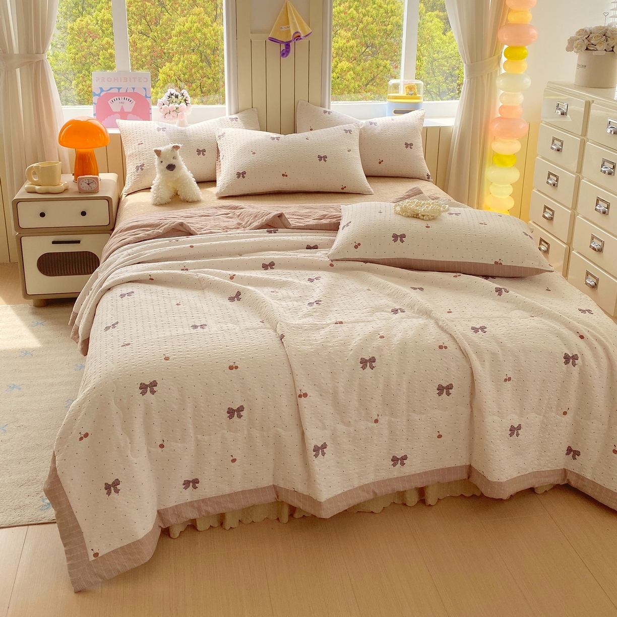 91家纺网 家纺一手货源 找家纺 莱米家纺 2026新款云感泡泡双层纱手包边夏被夏凉被空调被床盖四件套 棕蝴蝶结