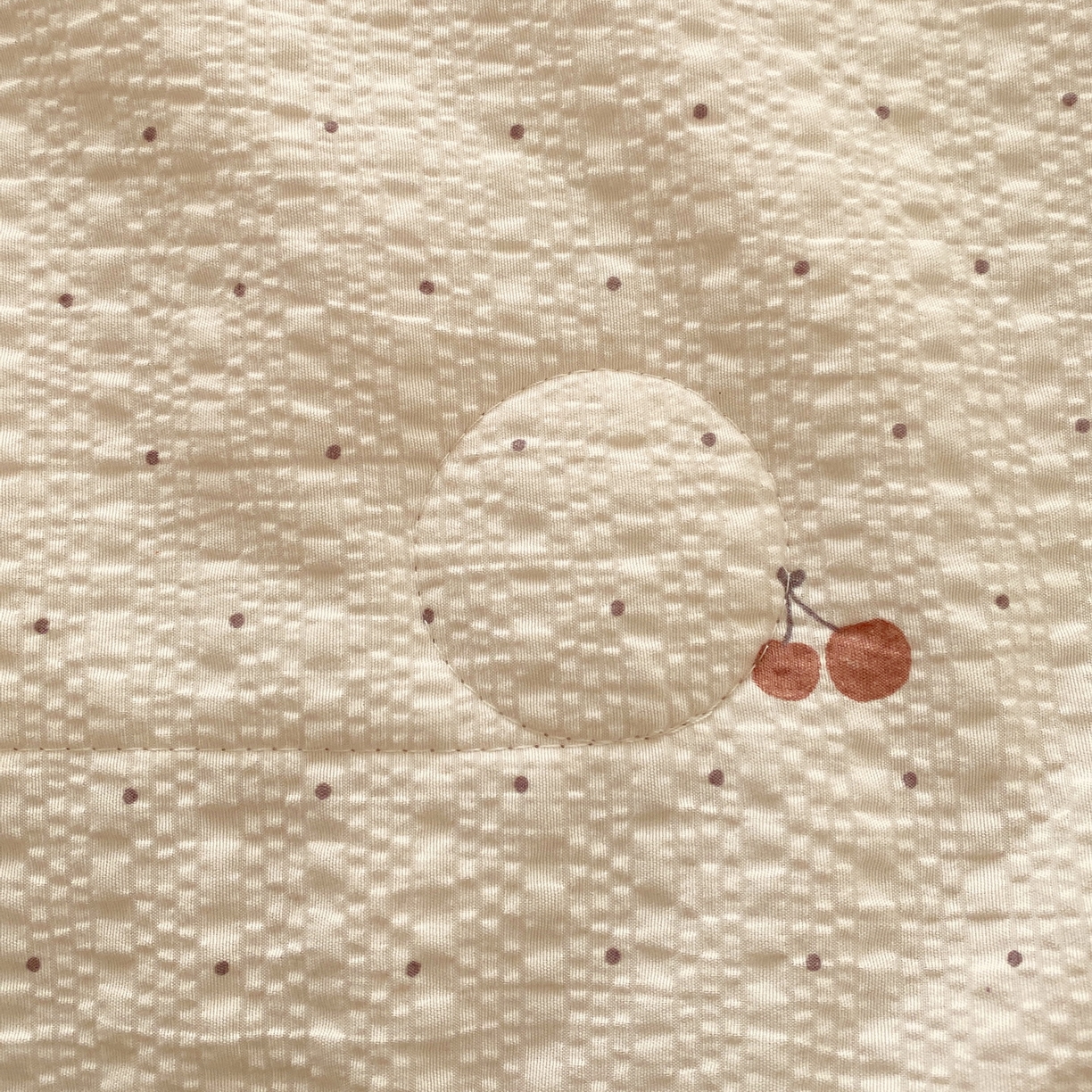 91家纺网 家纺一手货源 找家纺 莱米家纺 2026新款云感泡泡双层纱手包边夏被夏凉被空调被床盖四件套 棕蝴蝶结