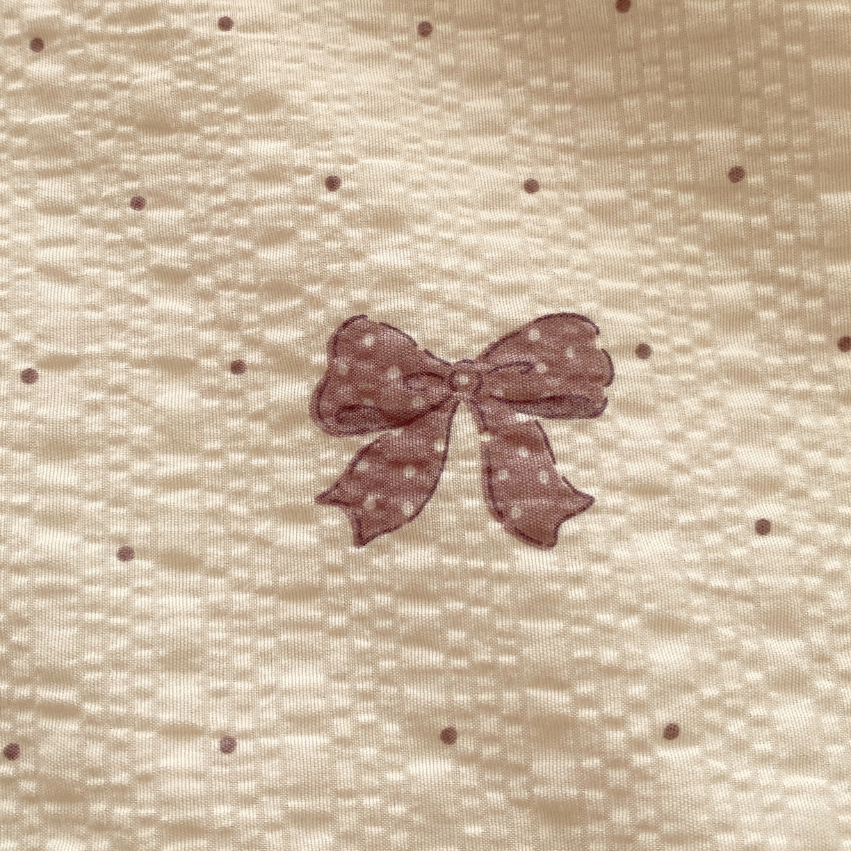 91家纺网 家纺一手货源 找家纺 莱米家纺 2026新款云感泡泡双层纱手包边夏被夏凉被空调被床盖四件套 棕蝴蝶结