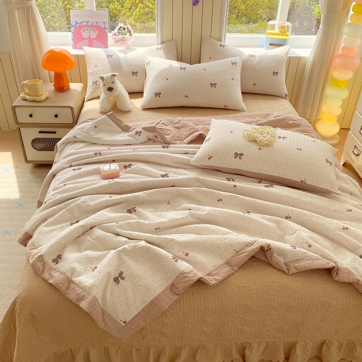 91家纺网 家纺一手货源 找家纺 莱米家纺 2026新款云感泡泡双层纱手包边夏被夏凉被空调被床盖四件套 棕蝴蝶结