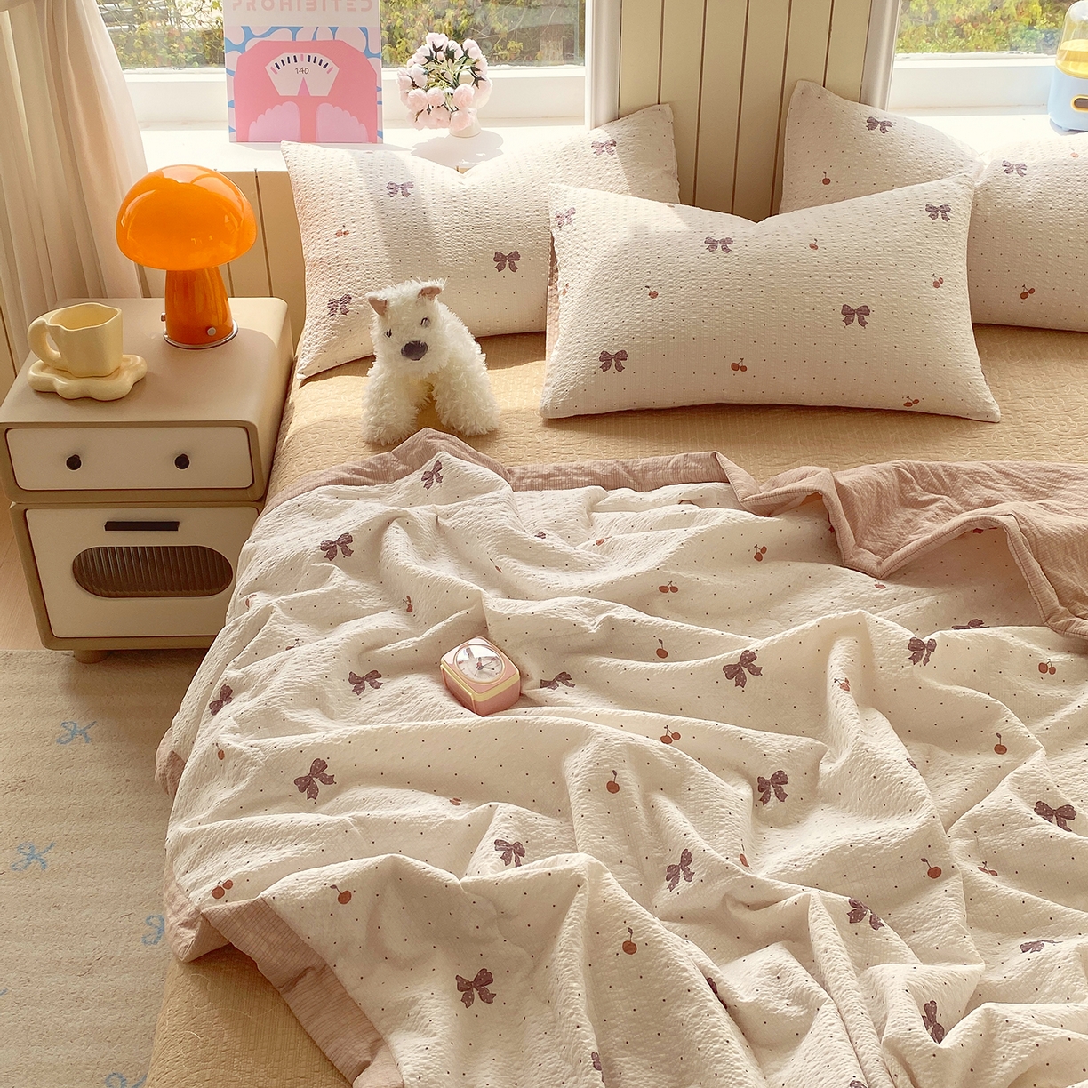 91家纺网 家纺一手货源 找家纺 莱米家纺 2026新款云感泡泡双层纱手包边夏被夏凉被空调被床盖四件套 棕蝴蝶结