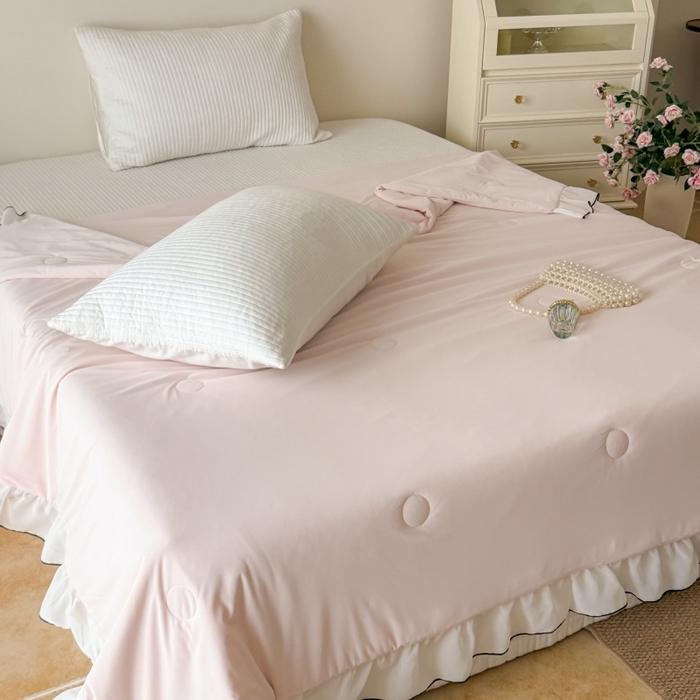 91家纺网 家纺一手货源 找家纺 吾欢心 2026春夏新款蜜糖凉感丝单夏被夏凉被空调被系列 蜜糖粉