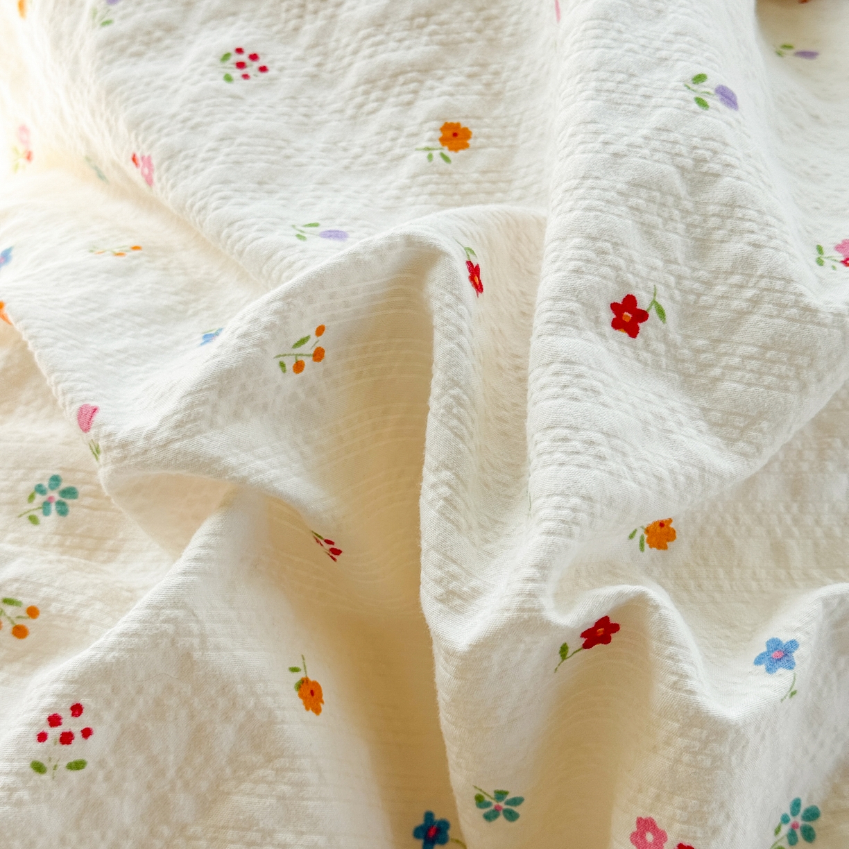 91家纺网 家纺一手货源 找家纺 优兰朵 2026新款高品质A类泡芙纱普通款四件套-小红书宿舍春夏爆款 花间序