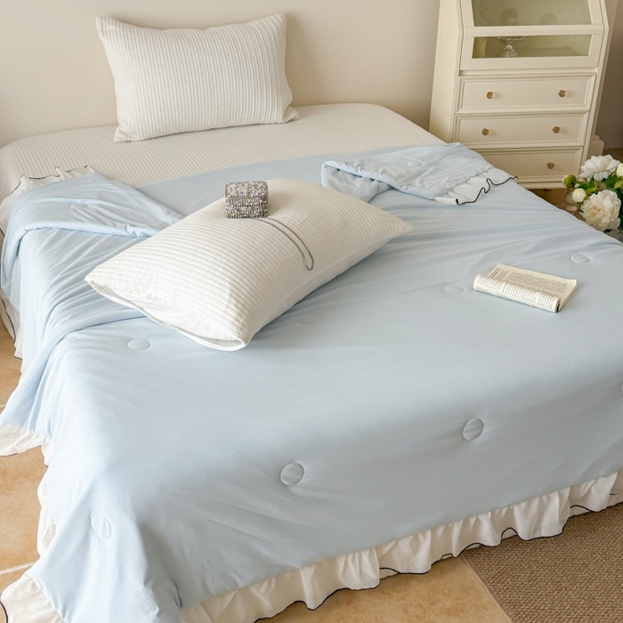 91家纺网 家纺一手货源 找家纺 吾欢心 2026春夏新款蜜糖凉感丝单夏被夏凉被空调被系列 蜜糖蓝