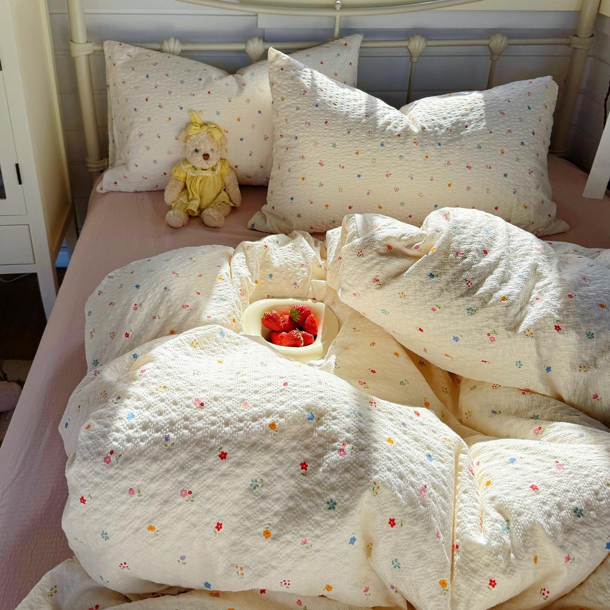 91家纺网 家纺一手货源 找家纺 优兰朵 2026新款高品质A类泡芙纱普通款四件套-小红书宿舍春夏爆款 花间序