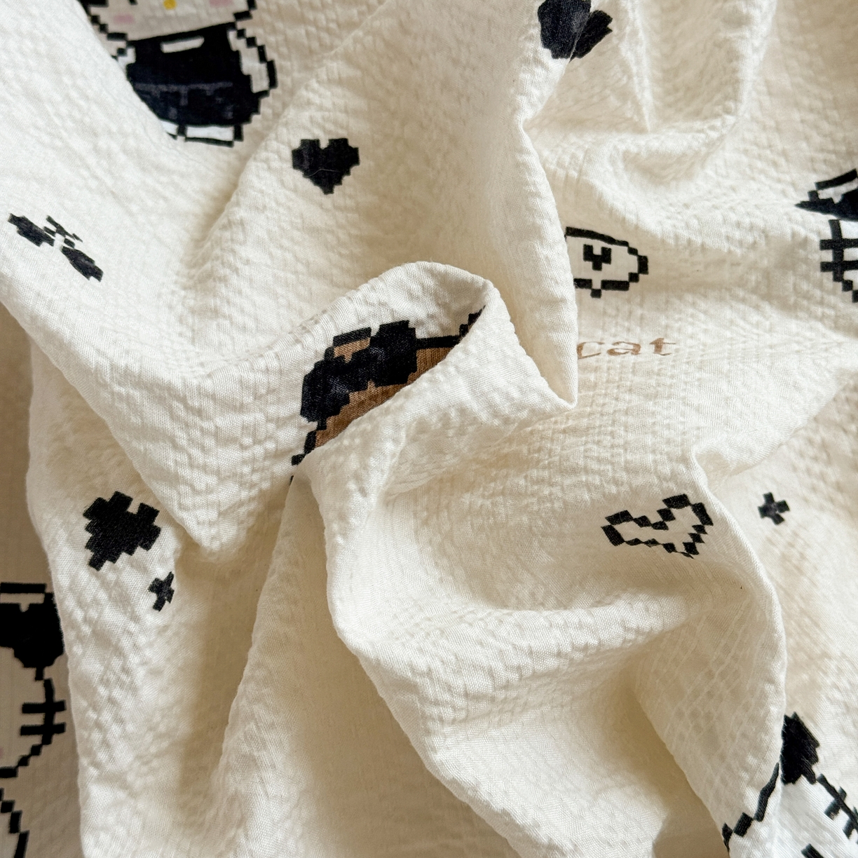 91家纺网 家纺一手货源 找家纺 优兰朵 2026新款高品质A类泡芙纱普通款四件套-小红书宿舍春夏爆款 奥利奥小猫