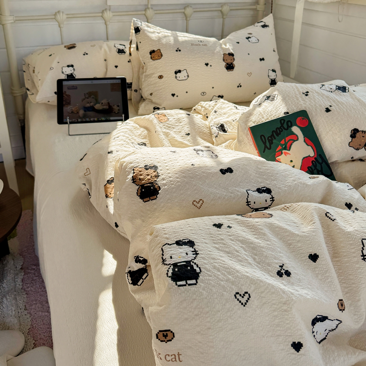 91家纺网 家纺一手货源 找家纺 优兰朵 2026新款高品质A类泡芙纱普通款四件套-小红书宿舍春夏爆款 奥利奥小猫