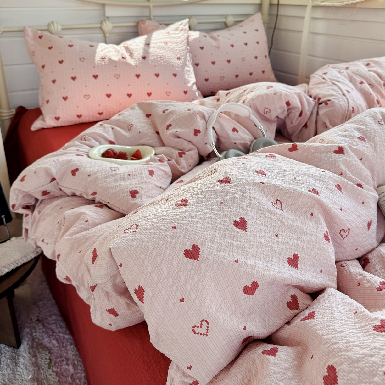 91家纺网 家纺一手货源 找家纺 优兰朵 2026新款高品质A类泡芙纱普通款四件套-小红书宿舍春夏爆款 朦胧粉心