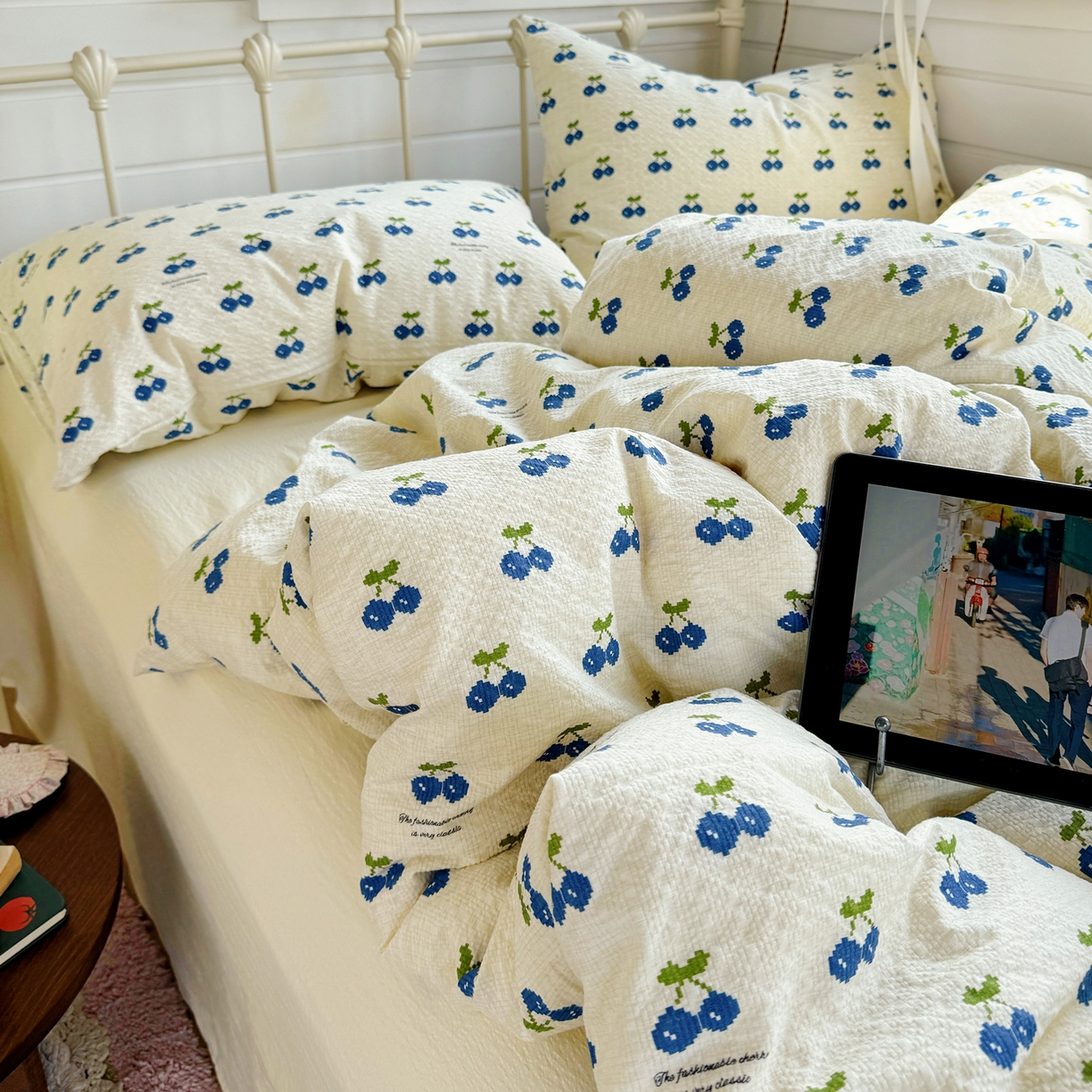 91家纺网 家纺一手货源 找家纺 优兰朵 2026新款高品质A类泡芙纱普通款四件套-小红书宿舍春夏爆款 绿樱桃