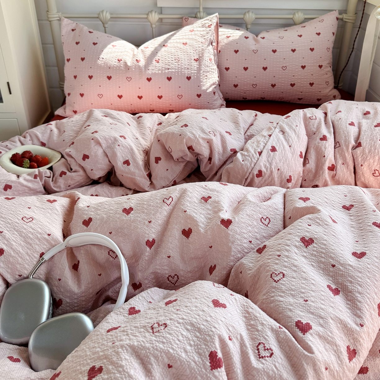 91家纺网 家纺一手货源 找家纺 优兰朵 2026新款高品质A类泡芙纱普通款四件套-小红书宿舍春夏爆款 朦胧粉心