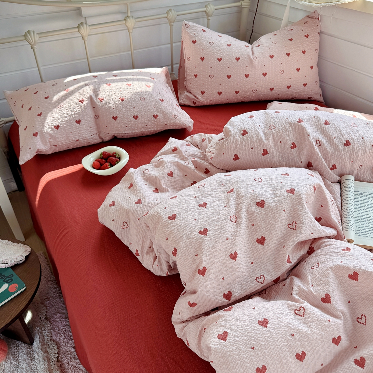 91家纺网 家纺一手货源 找家纺 优兰朵 2026新款高品质A类泡芙纱普通款四件套-小红书宿舍春夏爆款 朦胧粉心