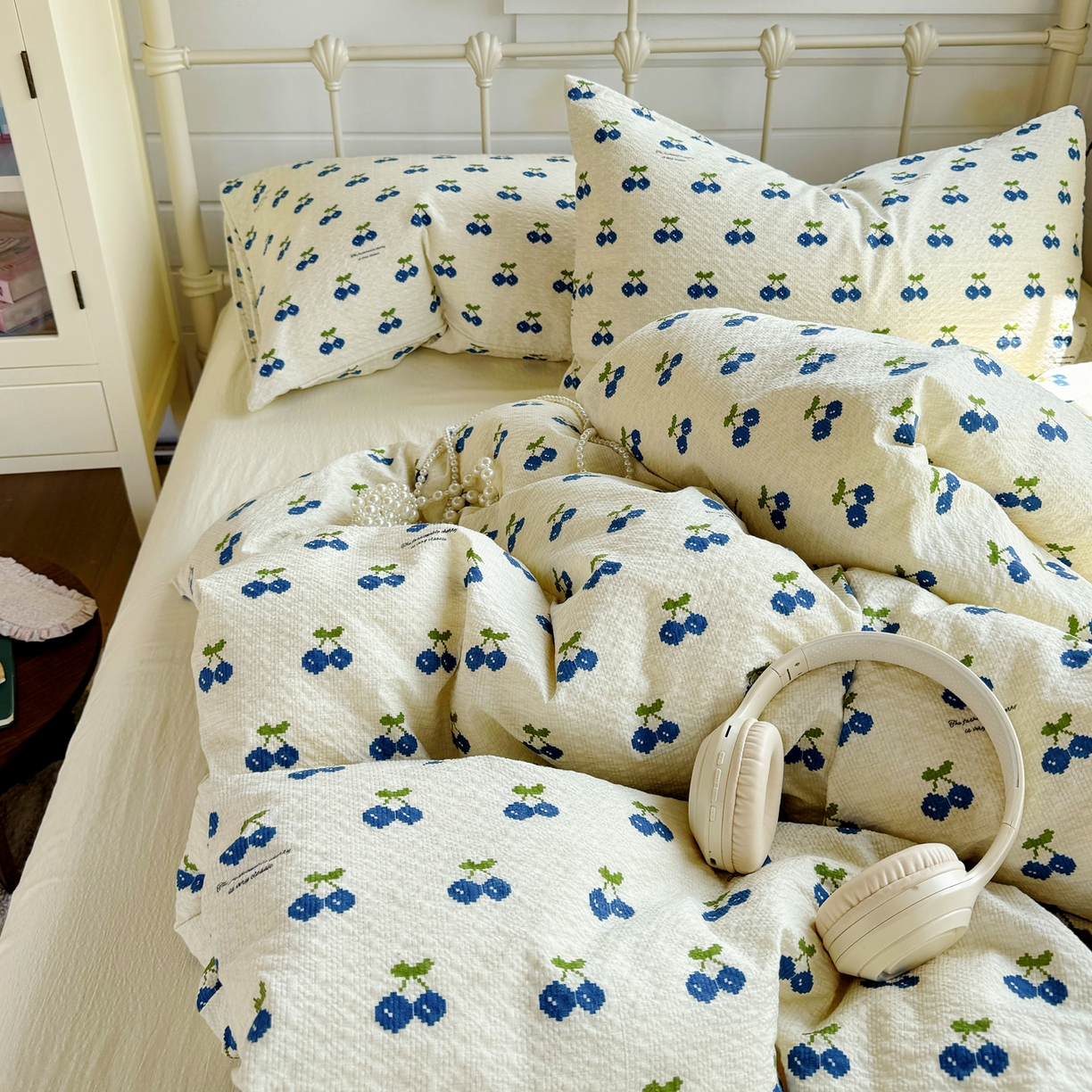 91家纺网 家纺一手货源 找家纺 优兰朵 2026新款高品质A类泡芙纱普通款四件套-小红书宿舍春夏爆款 绿樱桃