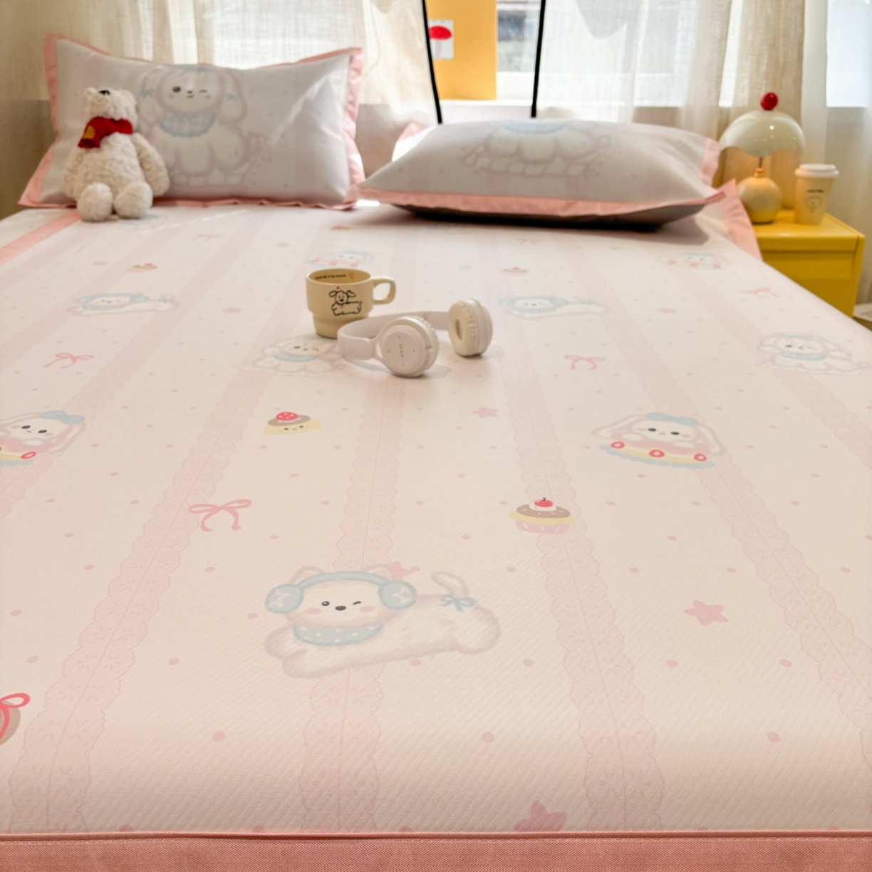 91家纺网 家纺一手货源 找家纺 慕尚家纺 2026春夏新款可水洗斜纹凉豆豆印花凉感席凉席席子 汪星乐园