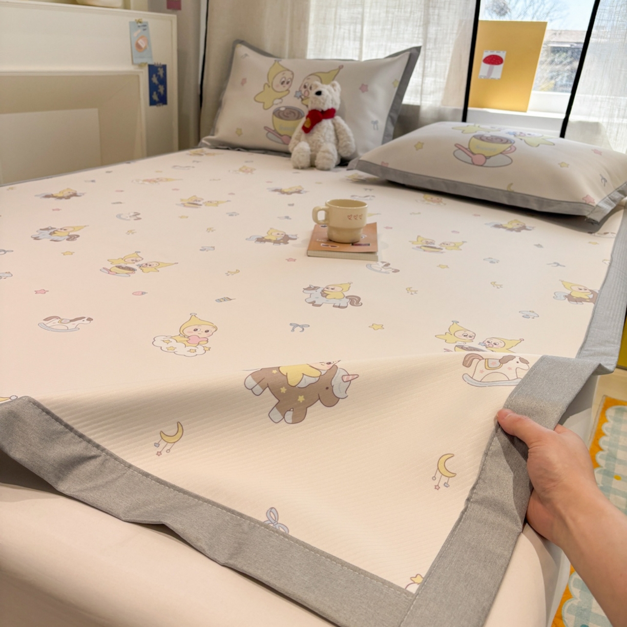 91家纺网 家纺一手货源 找家纺 慕尚家纺 2026春夏新款可水洗斜纹凉豆豆印花凉感席凉席席子 星星木马