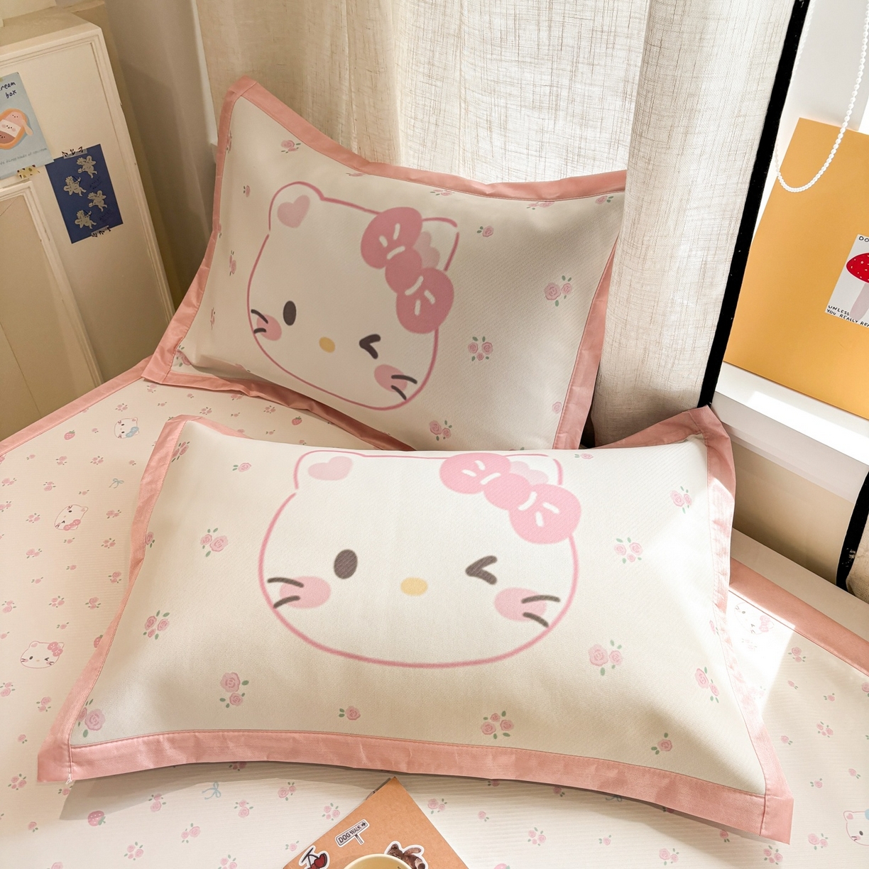 91家纺网 家纺一手货源 找家纺 慕尚家纺 2026春夏新款可水洗斜纹凉豆豆印花凉感席凉席席子 草莓凯蒂