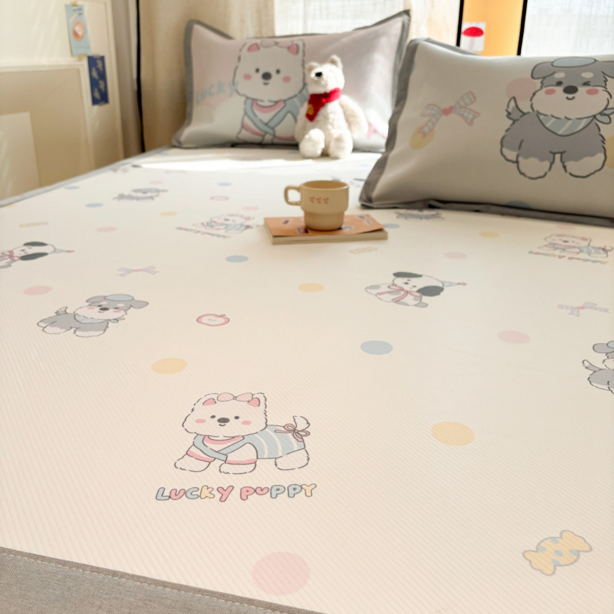 91家纺网 家纺一手货源 找家纺 慕尚家纺 2026春夏新款可水洗斜纹凉豆豆印花凉感席凉席席子 小狗乖乖