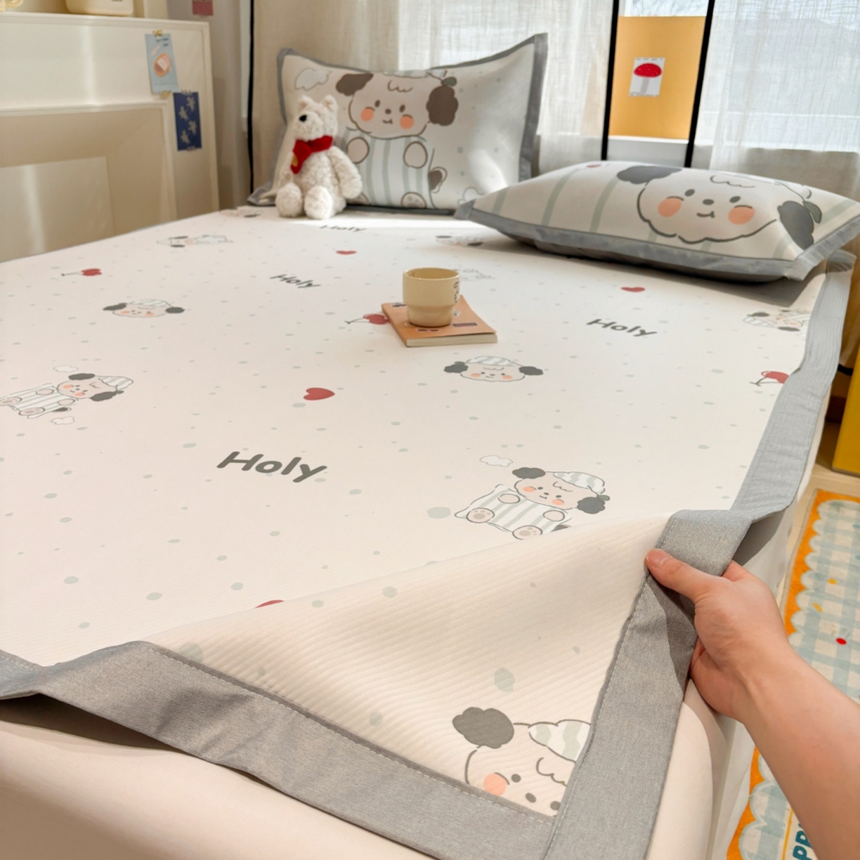 91家纺网 家纺一手货源 找家纺 慕尚家纺 2026春夏新款可水洗斜纹凉豆豆印花凉感席凉席席子 樱桃爱心狗