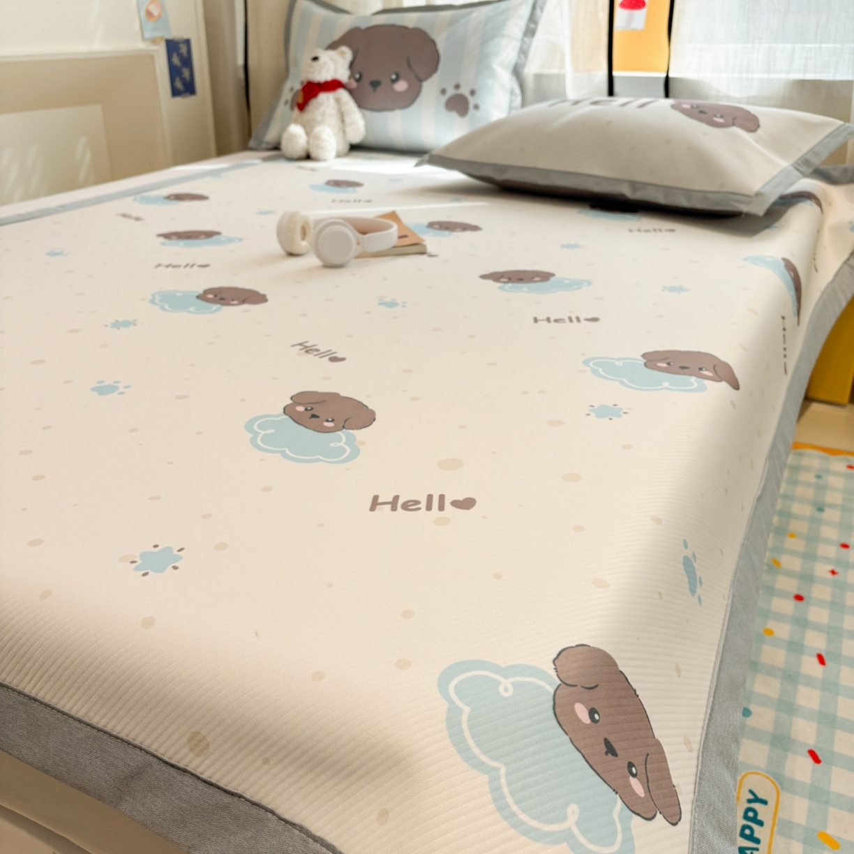 91家纺网 家纺一手货源 找家纺 慕尚家纺 2026春夏新款可水洗斜纹凉豆豆印花凉感席凉席席子 云朵小狗