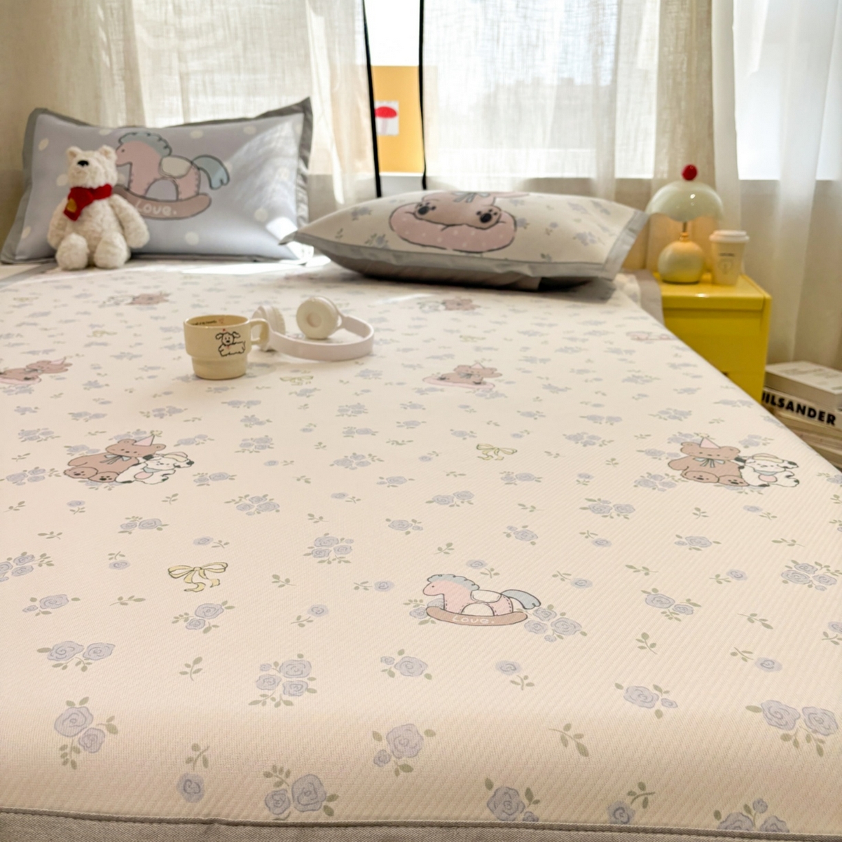 91家纺网 家纺一手货源 找家纺 慕尚家纺 2026春夏新款可水洗斜纹凉豆豆印花凉感席凉席席子 花底熊宝