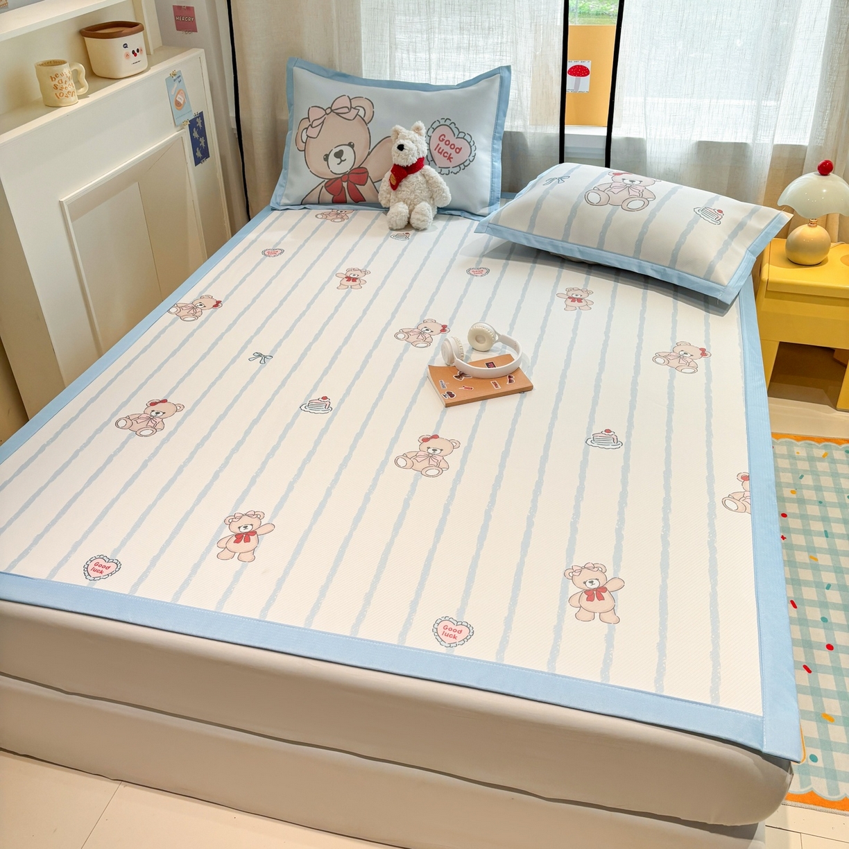 91家纺网 家纺一手货源 找家纺 慕尚家纺 2026春夏新款可水洗斜纹凉豆豆印花凉感席凉席席子 蝴蝶结熊