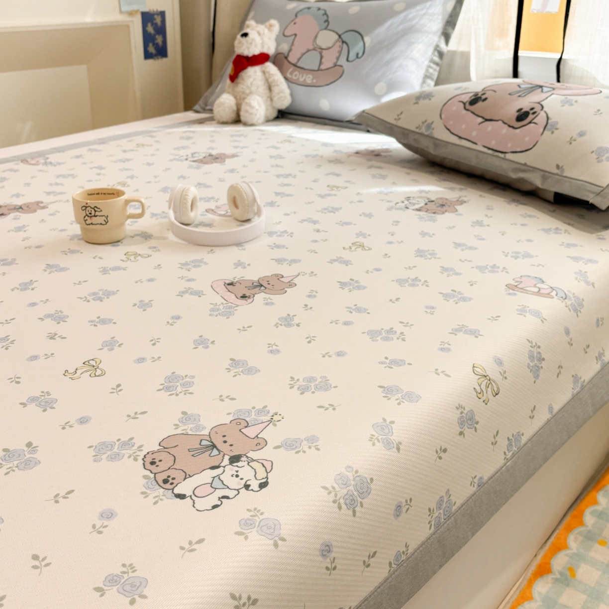 91家纺网 家纺一手货源 找家纺 慕尚家纺 2026春夏新款可水洗斜纹凉豆豆印花凉感席凉席席子 花底熊宝