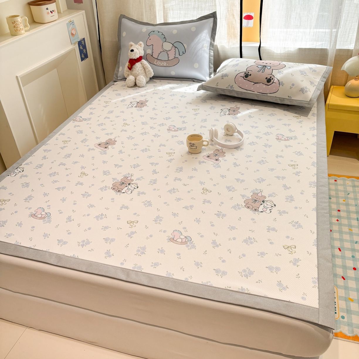 91家纺网 家纺一手货源 找家纺 慕尚家纺 2026春夏新款可水洗斜纹凉豆豆印花凉感席凉席席子 花底熊宝