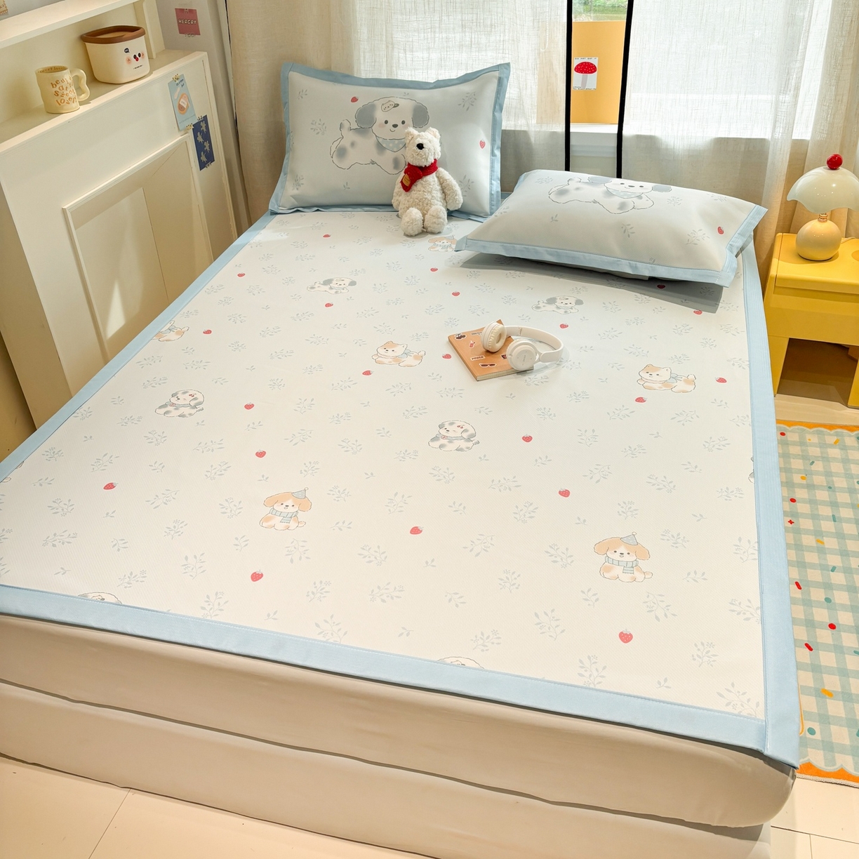 91家纺网 家纺一手货源 找家纺 慕尚家纺 2026春夏新款可水洗斜纹凉豆豆印花凉感席凉席席子 狗狗草莓