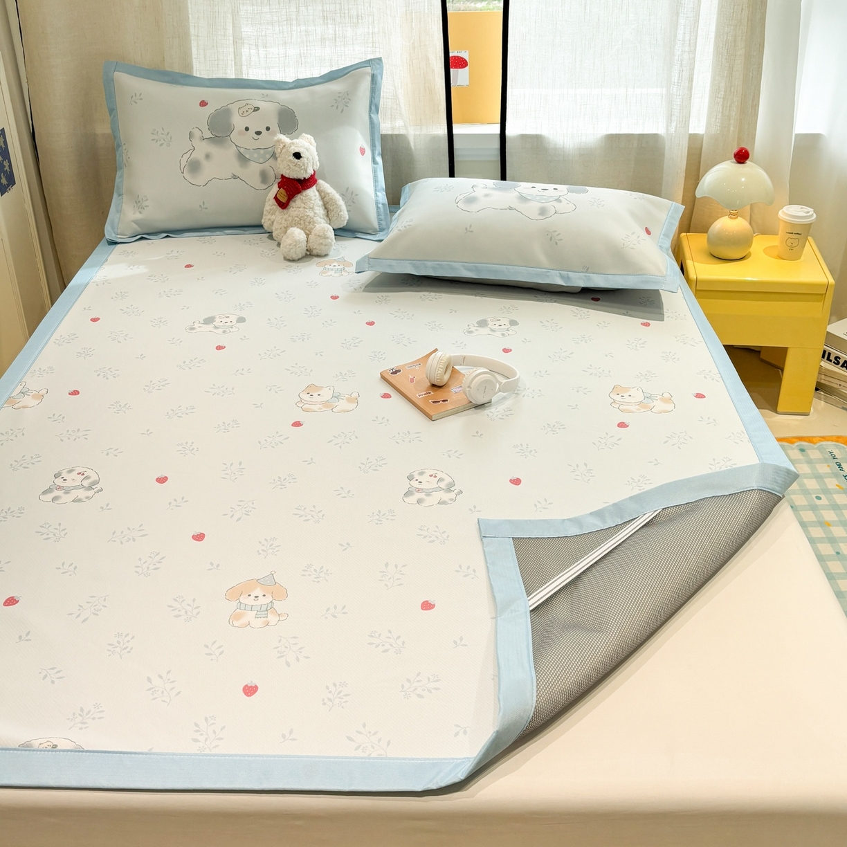 91家纺网 家纺一手货源 找家纺 慕尚家纺 2026春夏新款可水洗斜纹凉豆豆印花凉感席凉席席子 狗狗草莓