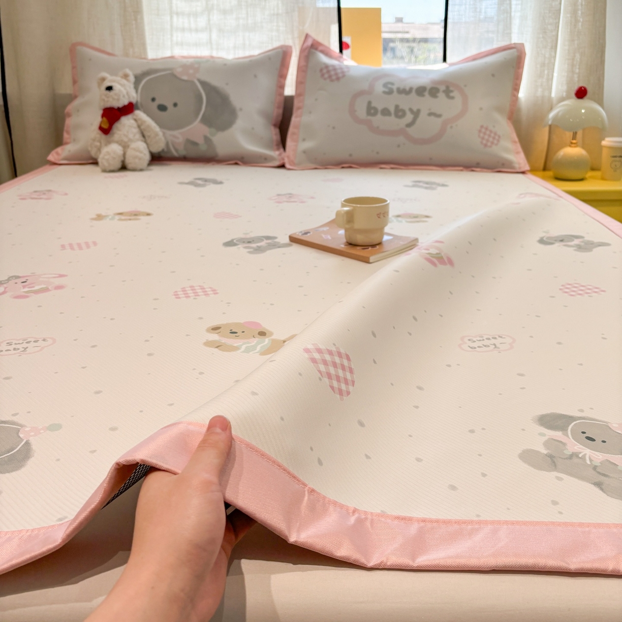 91家纺网 家纺一手货源 找家纺 慕尚家纺 2026春夏新款可水洗斜纹凉豆豆印花凉感席凉席席子 汪汪宝贝